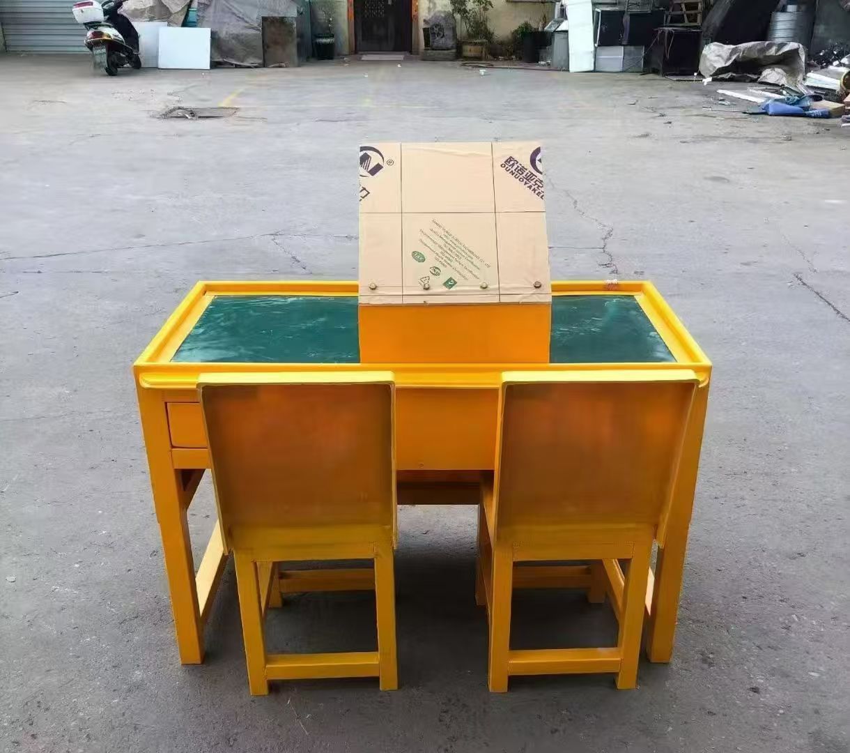 香洲防静电导通桌井下煤矿火工品发放桌：危险品流转的安全守护者
